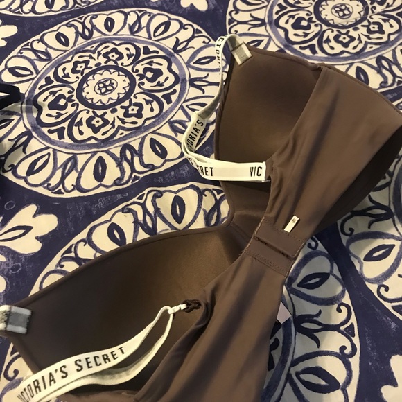 34DD Victoria secret bras - Picture 3 of 3